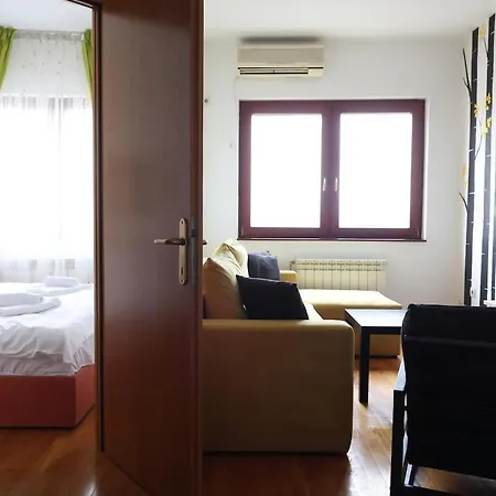 Apartment Ogi's *